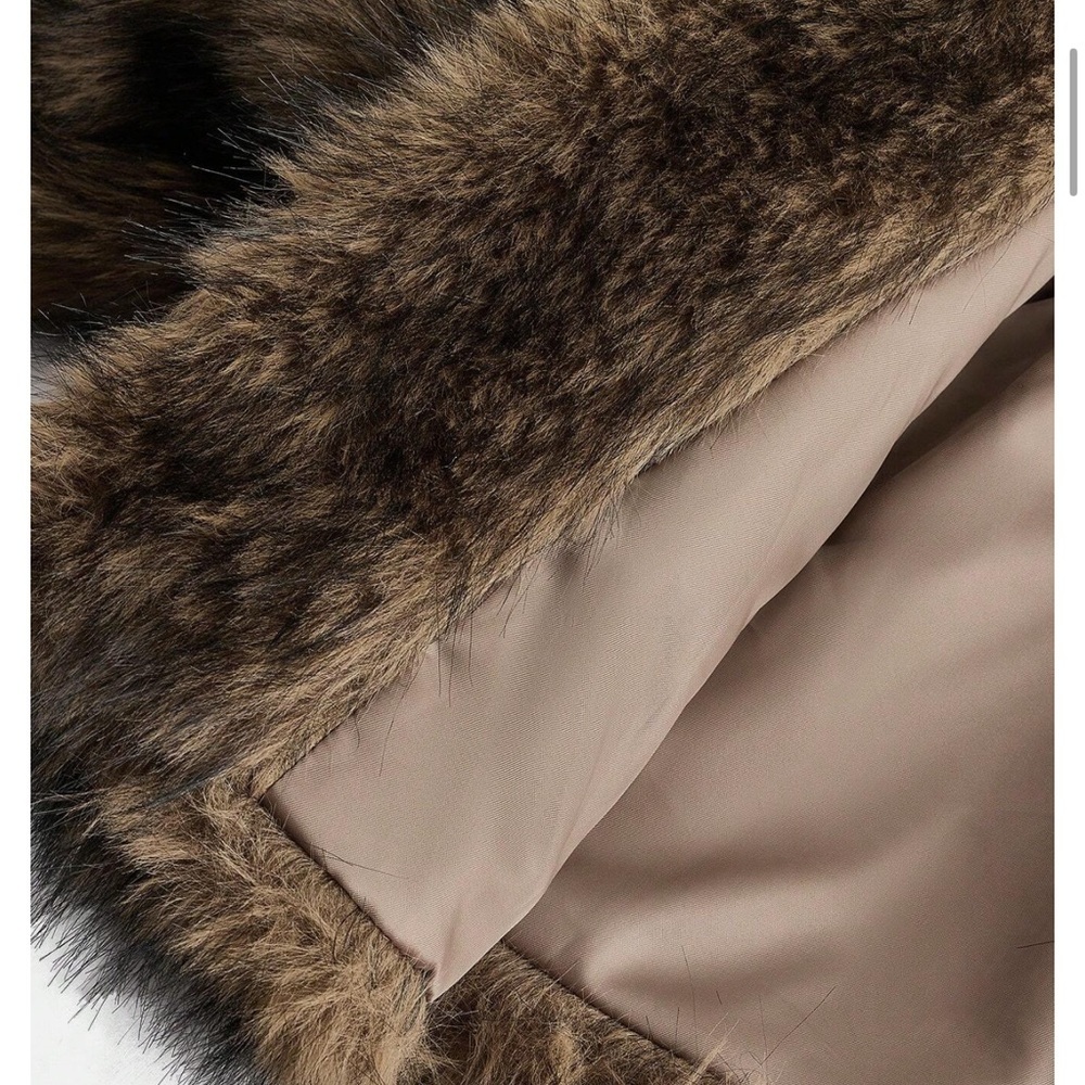 Luxurious Vintage Vegan Fur Jacket - Picture 8 of 11
